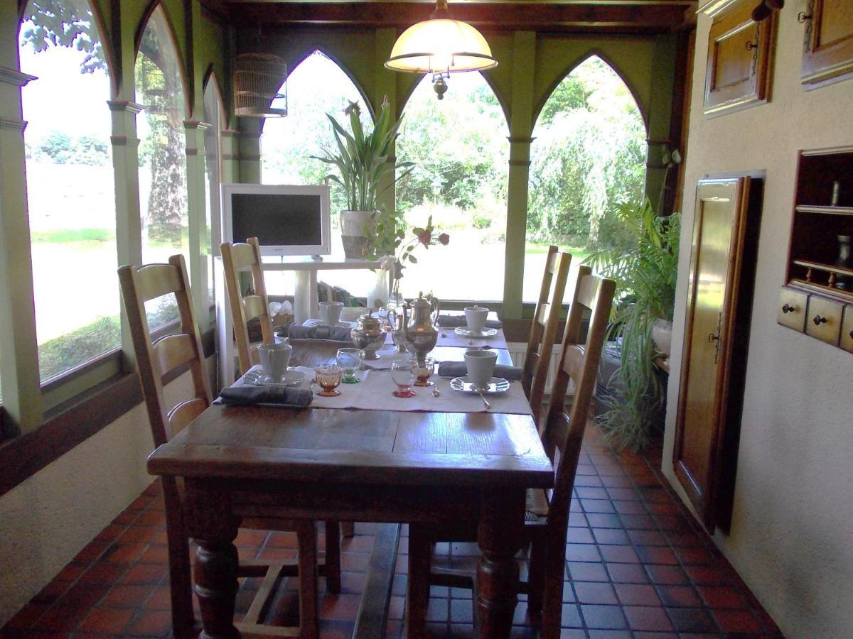 La Tourelle 22 Bed & Breakfast Quintin Exterior photo