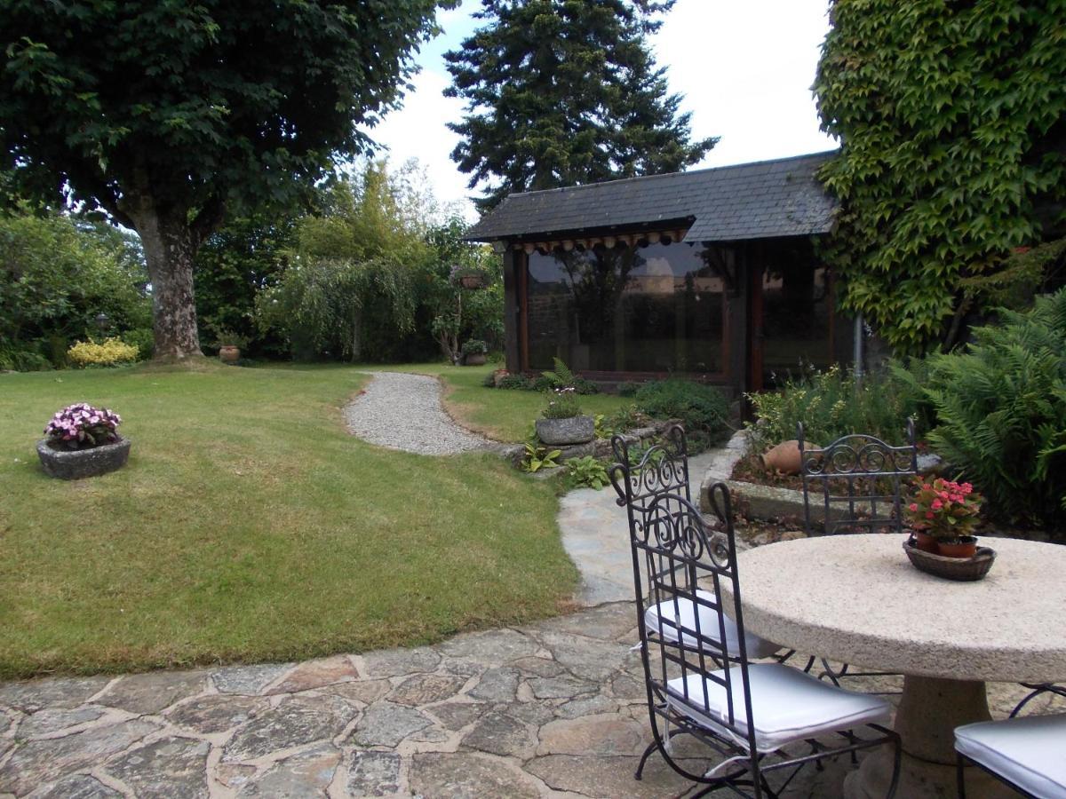 La Tourelle 22 Bed & Breakfast Quintin Exterior photo